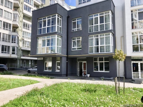 Продажа Помещение свободного назначения площадь 95 кв.м  на Антонича 12 Львов