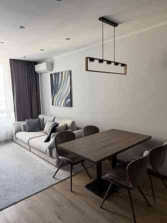 Продаж Квартира 1-кімнатна, 12/26 поверх на Зарічна вул., д. 2 Kiev