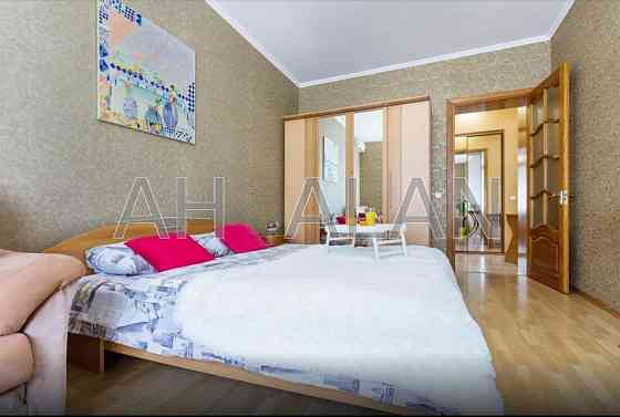 Оренда Будинок 2-кімнатний на Шевченка Тараса бул., 6 Київ