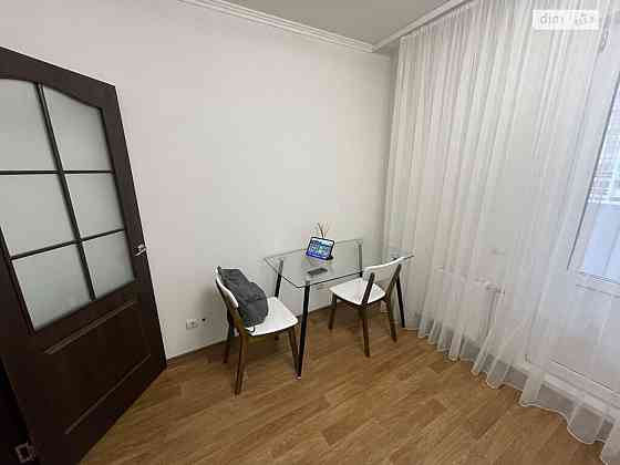 Оренда Квартира 1-кімнатна, 8/25 поверх на вул. Софії Русової, 7А Київ