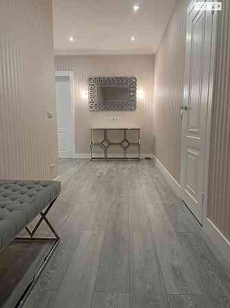 Продаж Квартира 3-кімнатна, 5/26 поверх на Кондратюка Юрія вул., д. 5 Киев