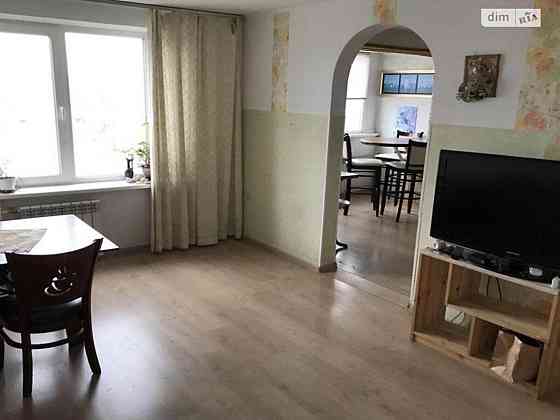 Продаж Квартира 3-кімнатна, 7/16 поверх на Павла Тичини, 20А Kiev