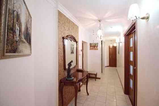 Оренда Квартира 2-кімнатна, 20/26 поверх на ул. Михаила Гришко, 9 Киев