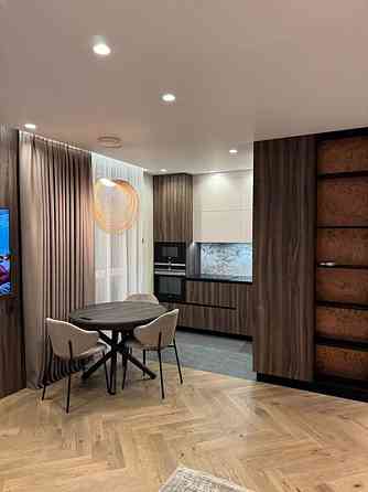 Продаж Квартира 3-кімнатна, 22/24 поверх на Джона Маккейна, 1б Kiev