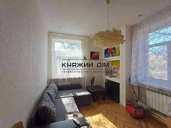 Продаж Квартира 4-кімнатна, 2/2 поверх на Академика Заболотного ул. Київ