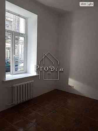 Продаж 2к квартири 33 кв. м на вул. Набережно-Хрещатицька 7 під офіс Київ