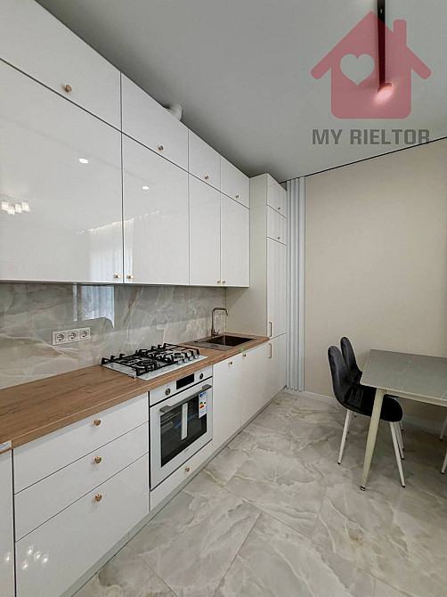 Продаж Квартира 1-кімнатна, 3/3 поверх на Грушевського Ужгород - изображение 3