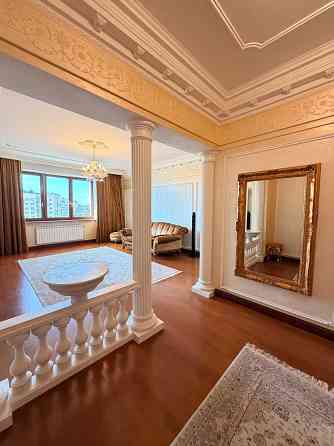 Продаж Квартира 4-кімнатна, 12/15 поверх на Володимира Івасюка вул., д. 4 Киев