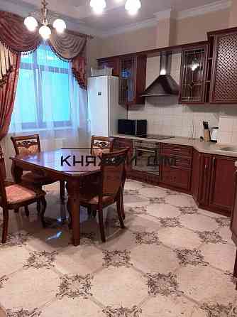 Оренда Квартира 3-кімнатна, 6/11 поверх на Крещатик ул. Киев