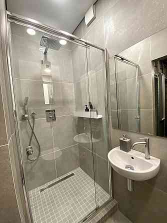 Продаж Квартира 3-кімнатна, 13/14 поверх на Нивська вул., д. 4-Г Киев