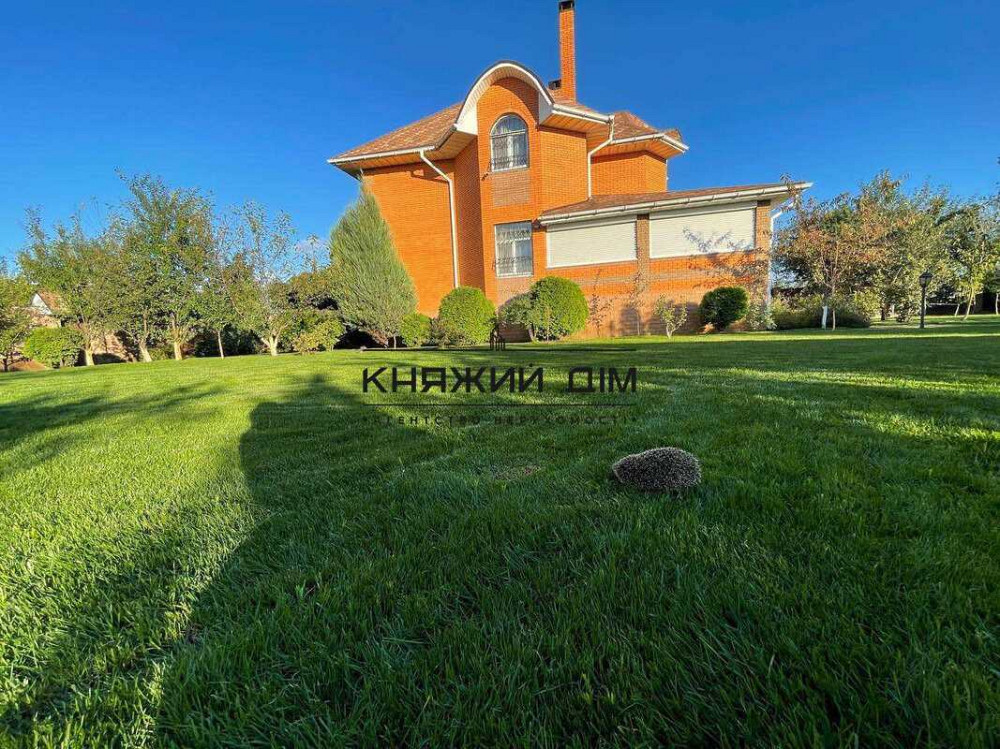 Отличный 3-х этажный коттедж в с. Крушинка! по Одесской трассе. № 132127 Крушинка - фото 1