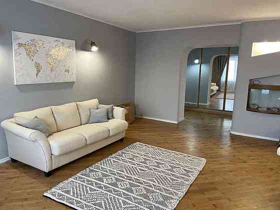 Оренда Квартира 3-кімнатна, 13/16 поверх на ул. Михаила Драгоманова Kiev