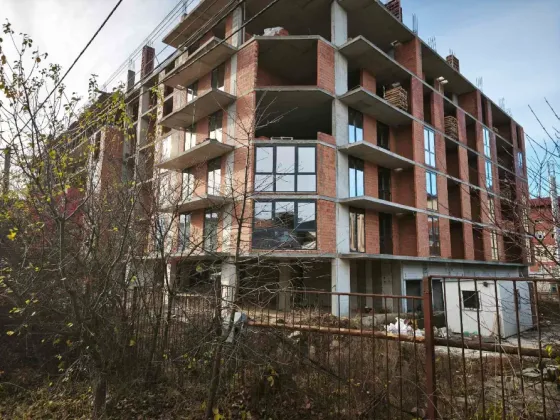 Продаж 1к Квартира 41 кв.м Миколи Леонтовича 11б Ужгород