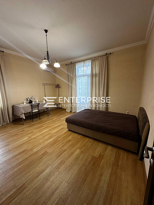 Продаж 2-поверховий Будинок з ділянкою 3.55 сот 254.7 кв.м 7+ кімн. на Продольна 1 вул. Киев - изображение 9