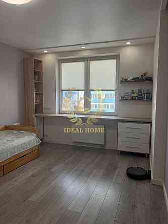 Продаж Квартира 2-кімнатна на Данченко Сергея ул., 30 Киев