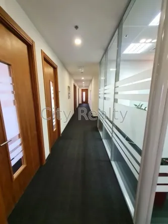 Здається Офісні приміщення площа 50 кв.м 17-й поверх Київ Спортивна площа 1А Київ