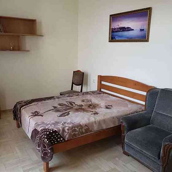 Оренда Квартира 1-кімнатна, 6/6 поверх на ул. Большая Житомирская Киев