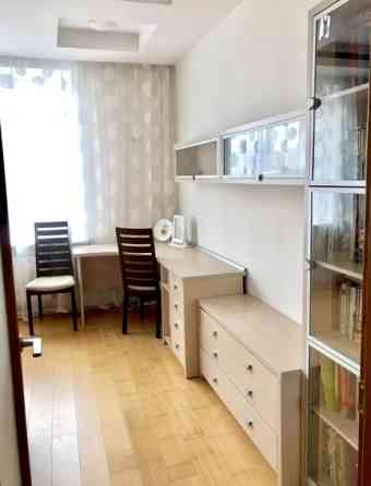 Оренда Квартира 4-кімнатна, 4/5 поверх на Новосельского ул., 96 Одеса