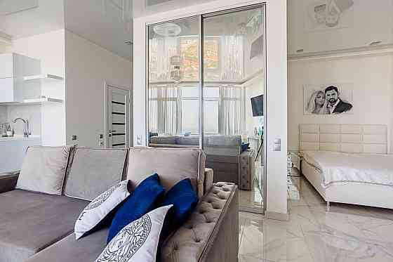 Продам 1 комнатную квартиру в Жемчужном квартале на Каманина. Одесса