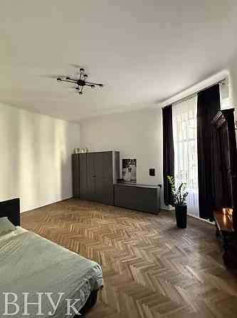 Продаж Квартира 3-кімнатна, 2/4 поверх на Дорошенка вул., 56 Львів