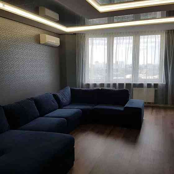 Оренда Квартира 3-кімнатна, 18/21 поверх на пр. Валерия Лобановского Kiev