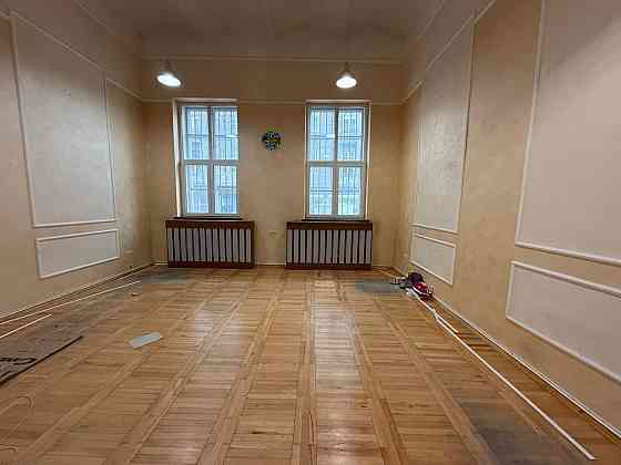 Оренда офісне приміщення на вул. Словацького Юліуша приміщень - 1, поверх - 1/2 Львів