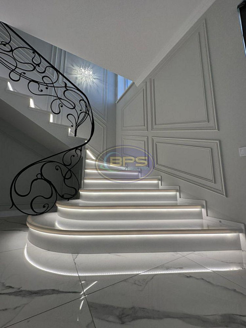 Продаж 3-поверховий Будинок з ділянкою 6 сот 280 кв.м 4 кімн. на Зелений Гай вул.  - фото 1