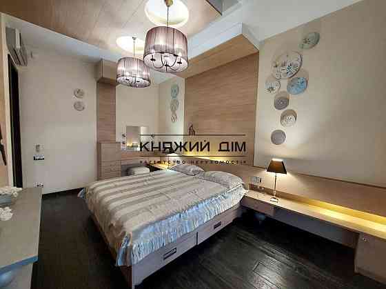 Оренда Квартира 3-кімнатна, 4/5 поверх на вул. Коминтерна ул./Сімона Петлюри Київ