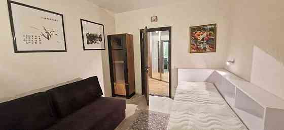 Продаж Квартира 2-кімнатна, 13/16 поверх на Магістральна вул., д. 33 Kiev