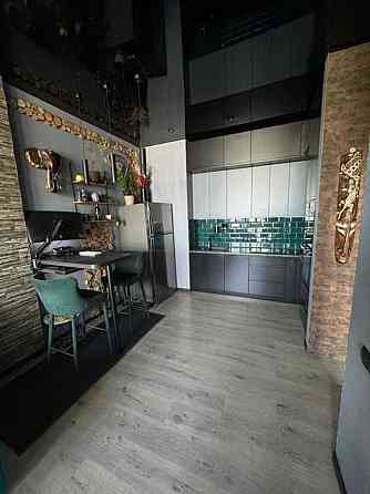 Продаж Квартира 2-кімнатна, 16/16 поверх на Салютна, 2 Kiev