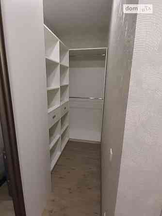 Оренда Квартира 1-кімнатна, 10/25 поверх на ул. Ревуцкого, 40в Киев