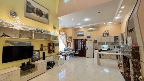 For sale a spacious 2-story house in a prestigious area, Aerodromna St., Gagarina Dnipro