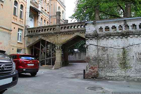 Продаж офісне приміщення на Олеся Гончара ул. Киев