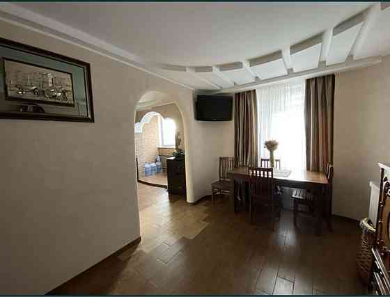 Продаж Квартира 3-кімнатна, 12/16 поверх на Жмаченко, 8 Київ