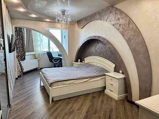 Продаж Квартира 4-кімнатна, 15/17 поверх на Дарницкая ул., 19 Дніпро