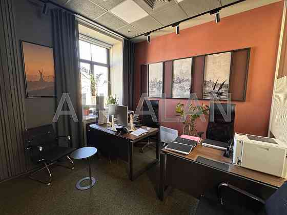 Оренда офісне приміщення на Хмельницького Богдана вул., 19/21 поверх - 4/7 Kiev