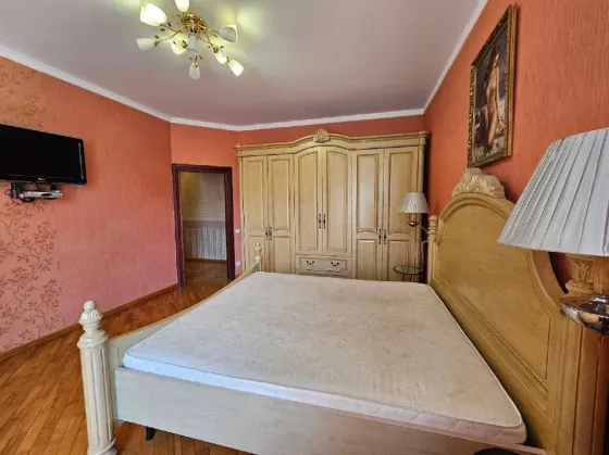 Продаж 3к Квартира 107 кв.м вул. Петлюри Львів