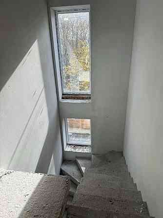 Продаж Будинок 4-кімнатний Zubra