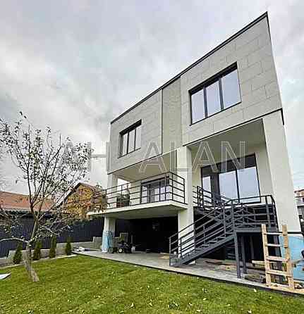 Продаж Будинок 5-кімнатний на Листопадна вул., 1 Киев