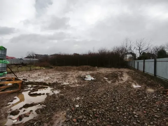 Продажа 1-этажный Дом с участком 8 сот 135 кв.м 4 комн. на Ужанська Ужгород