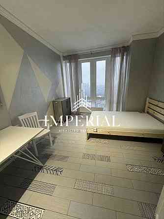 Оренда Квартира 4-кімнатна, 24/24 поверх на вул. Кирило-Мефодіївська Київ