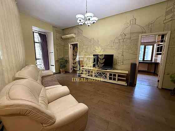 Продаж Квартира 3-кімнатна, 4/4 поверх на Саксаганского ул., 30 Київ