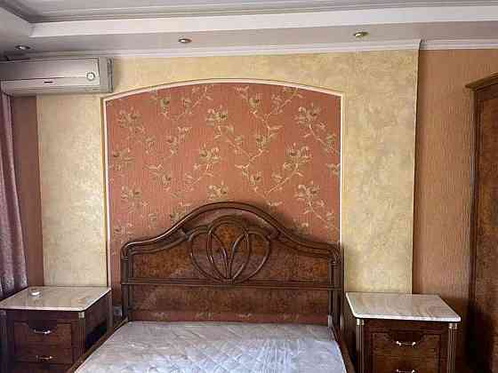 Оренда Квартира 3-кімнатна, 9/10 поверх на ул. Дегтярёвская Київ