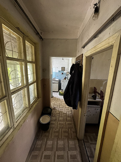 Продам дом в кооп "Заря" между Малой и Большой Долинами.







Общая площадь 70 кв.м.
2 этажа.
Под ремонт.
Газ, свет , вода заведены в дом. Молодіжне - фото 3