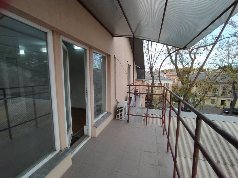 Продам  квартиру  просторную в самом центре, для большой  семьи, можно под офис. Odessa - photo 8