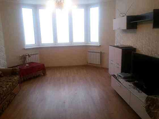 Оренда Квартира 2-кімнатна, 13/24 поверх на ул. Бориса Гмыри Kiev