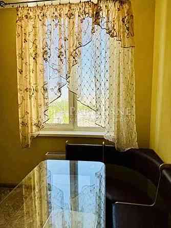 Оренда Квартира 2-кімнатна, 21/25 поверх на Урлівська, 23 а Київ