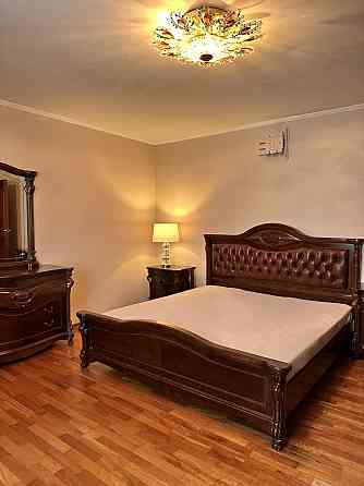 Продаж Квартира 2-кімнатна, 10/20 поверх на Дарницький вул., д. 8 Київ