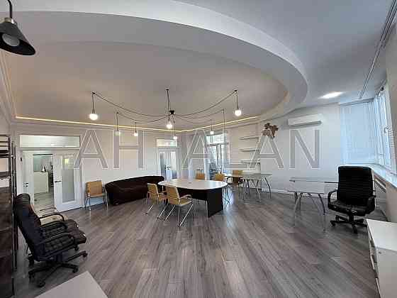 Оренда Будинок 3-кімнатний на Тичини Павла пр-т, 18Б Київ