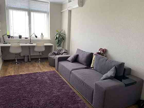 Оренда Квартира 2-кімнатна, 24/25 поверх на ул. Воскресенская, 14б Kiev